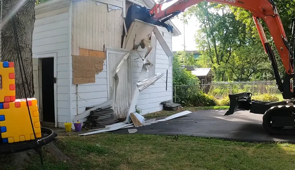 Demolition Company and Contractor in %customfield(geo-page-location)%, %customfield(town_state_abbreviation)%%customfield(state_abbreviation)% We offer exterior and interior demolition services for homes and businesses in Brandywine, Maryland.