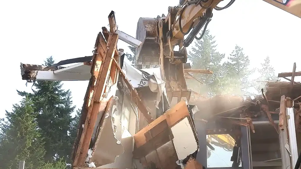 Demolition Company and Contractor in %customfield(geo-page-location)%, %customfield(town_state_abbreviation)%%customfield(state_abbreviation)% House demolition services in Round Hill, Virginia