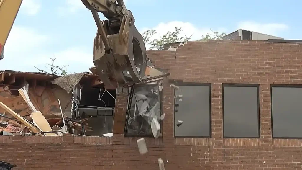 Demolition Company and Contractor in , We offer partial or full demolition of office buildings in MD, VA, DE, DC and nearby areas.